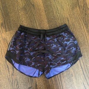 Lululemon shorts size 6